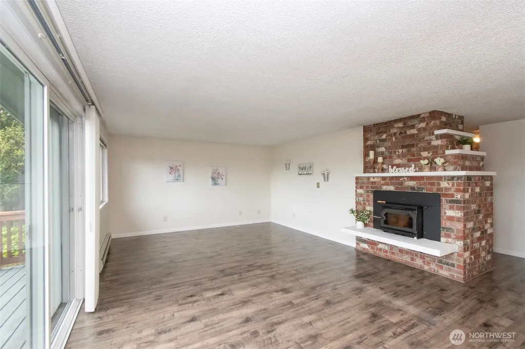 241 Bay View Street Sequim WA 98382