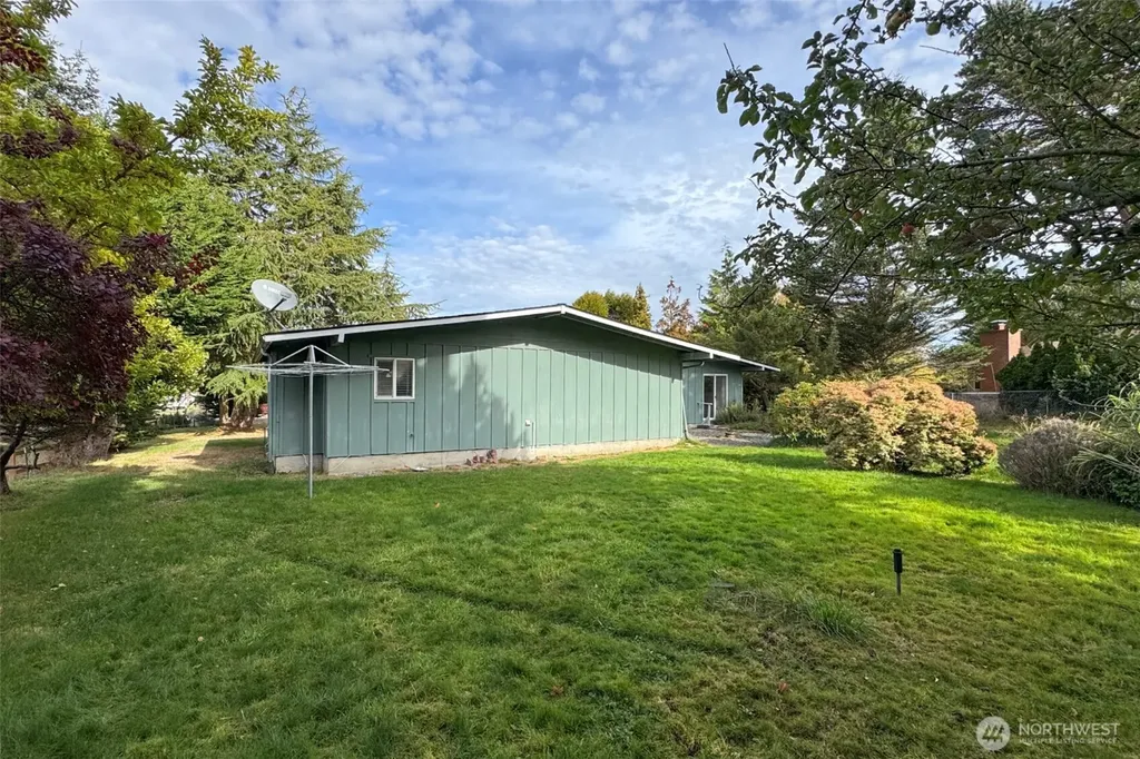241 Bay View Street Sequim WA 98382