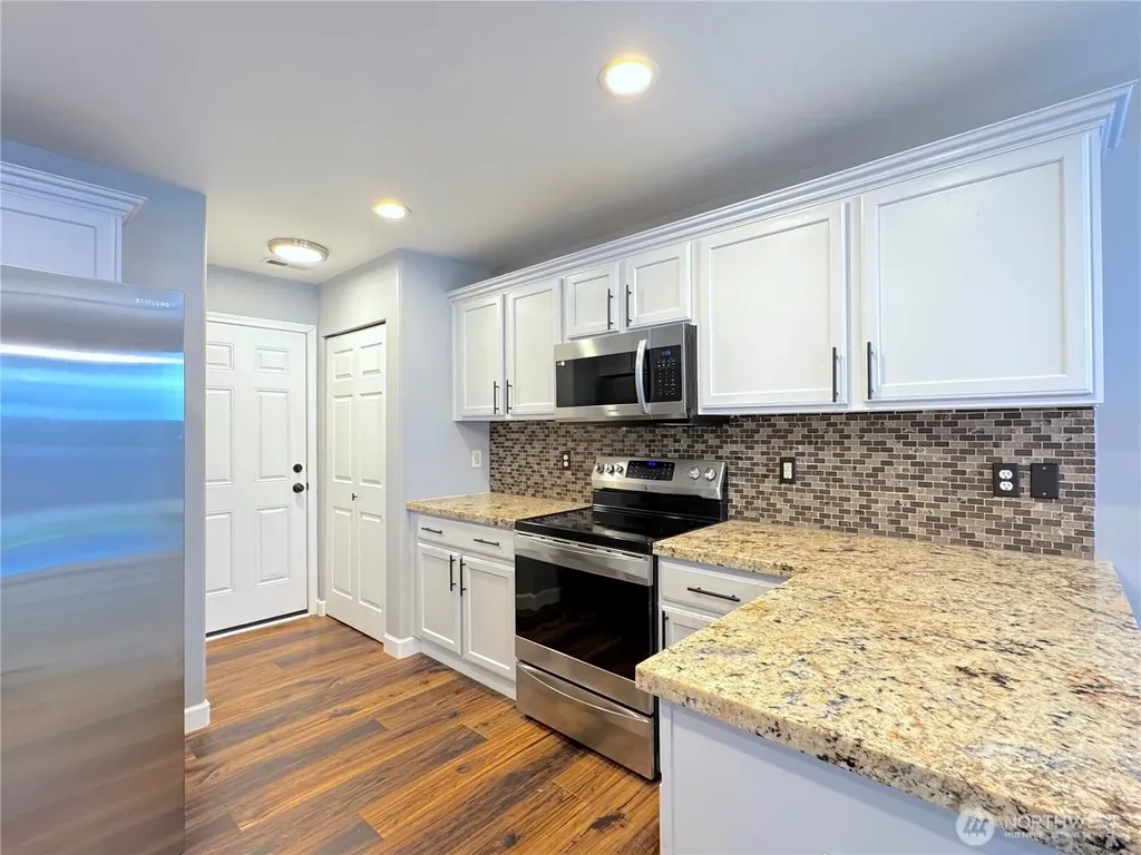 23515 SE 243rd Place Maple Valley WA 98038