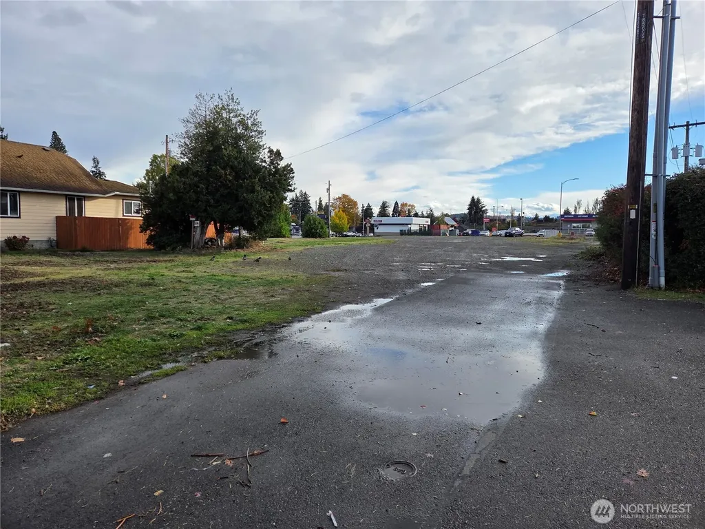 225 Auburn Way S Auburn WA 98002