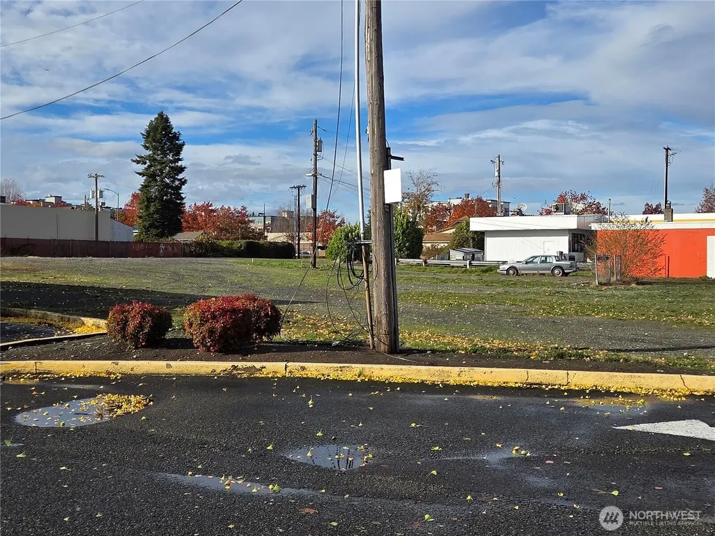 225 Auburn Way S Auburn WA 98002