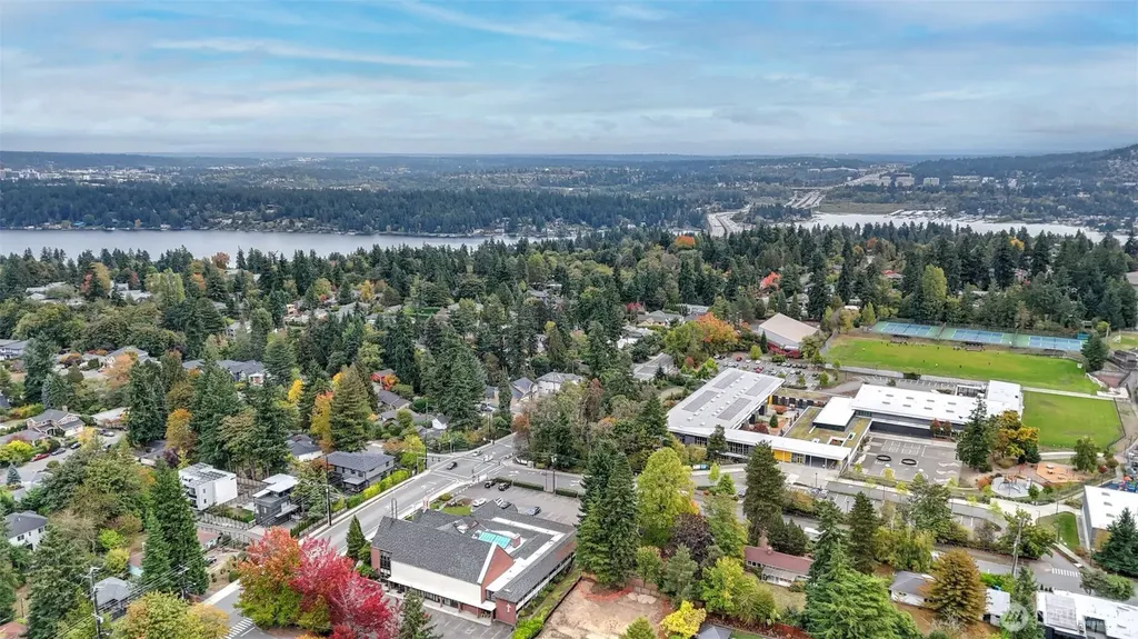 4025 86th Avenue SE Mercer Island WA 98040