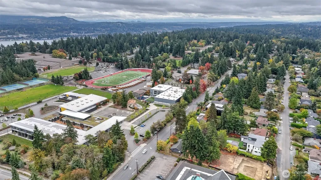 4025 86th Avenue SE Mercer Island WA 98040