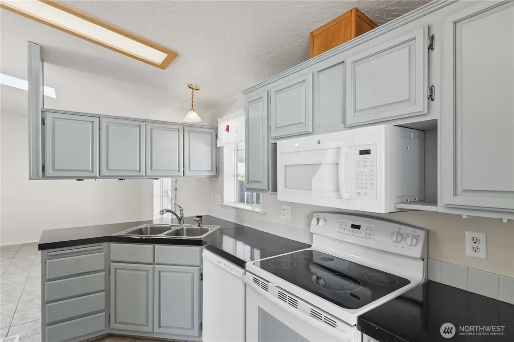 318 Peacock Lane Kelso WA 98626