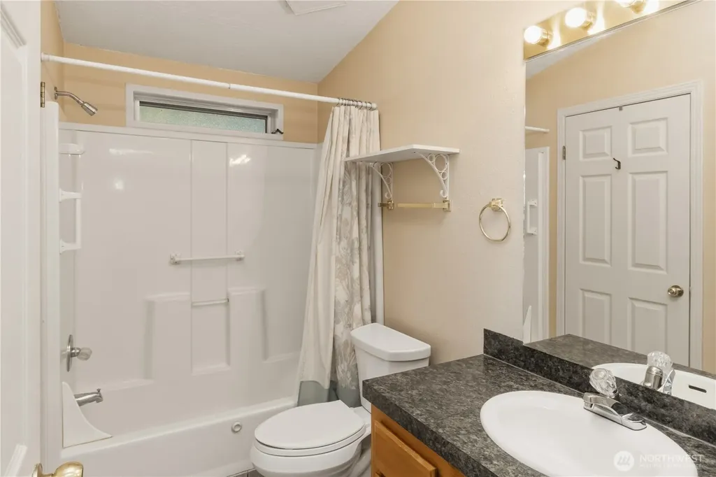 318 Peacock Lane Kelso WA 98626