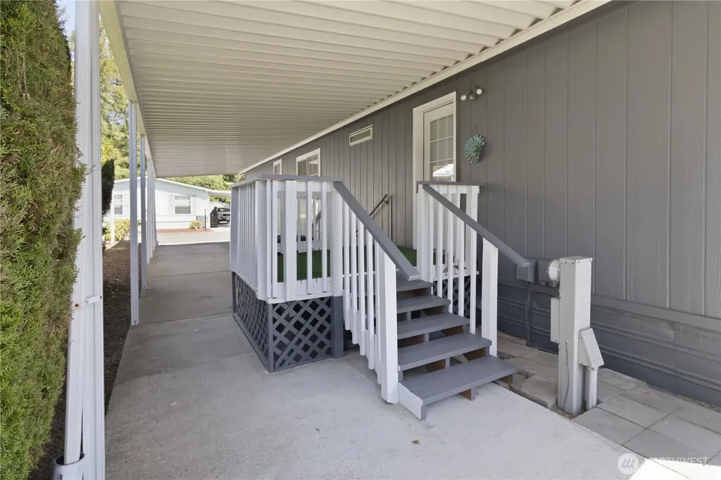 318 Peacock Lane Kelso WA 98626