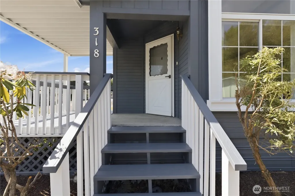 318 Peacock Lane Kelso WA 98626