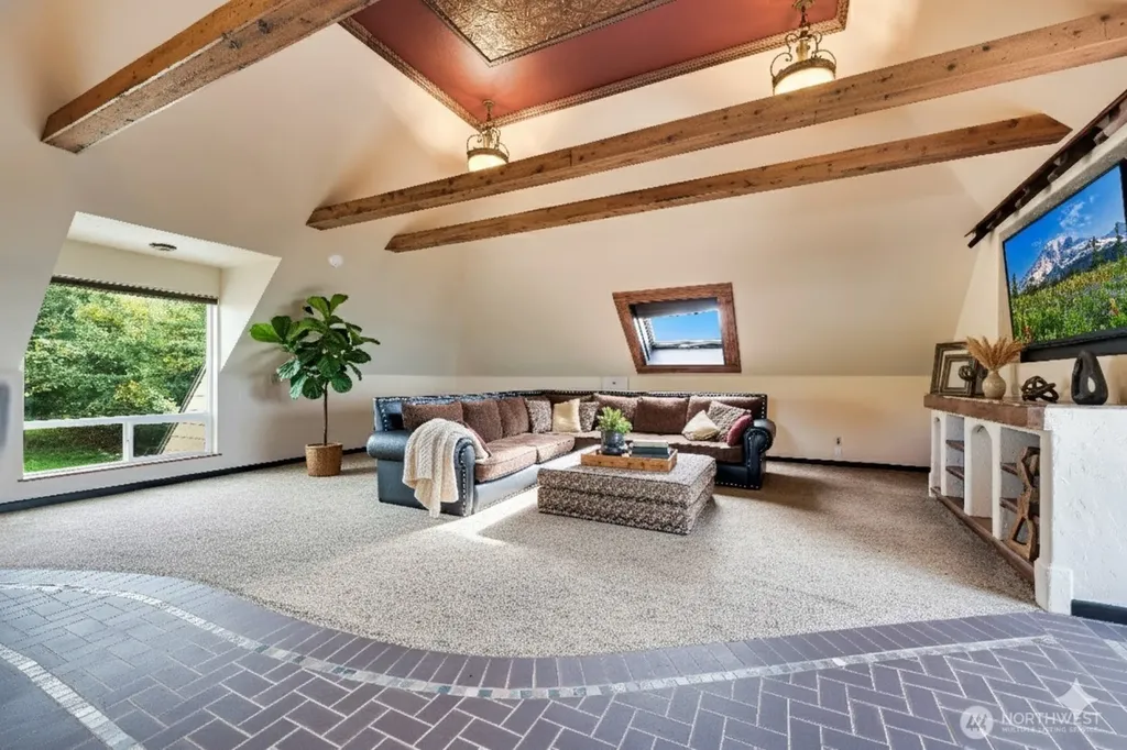 212 Grandview Avenue Camano Island WA 98282