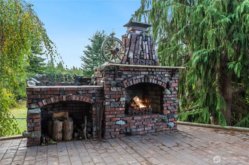 212 Grandview Avenue Camano Island WA 98282