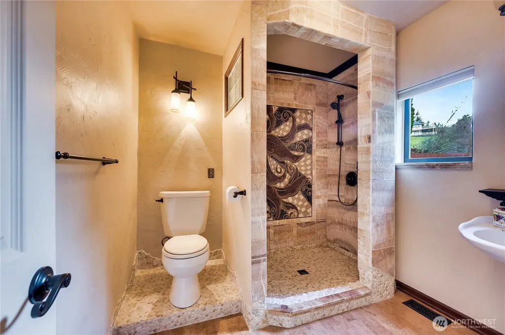 212 Grandview Avenue Camano Island WA 98282