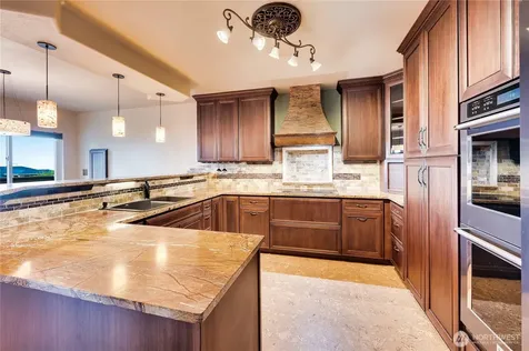 212 Grandview Avenue Camano Island WA 98282