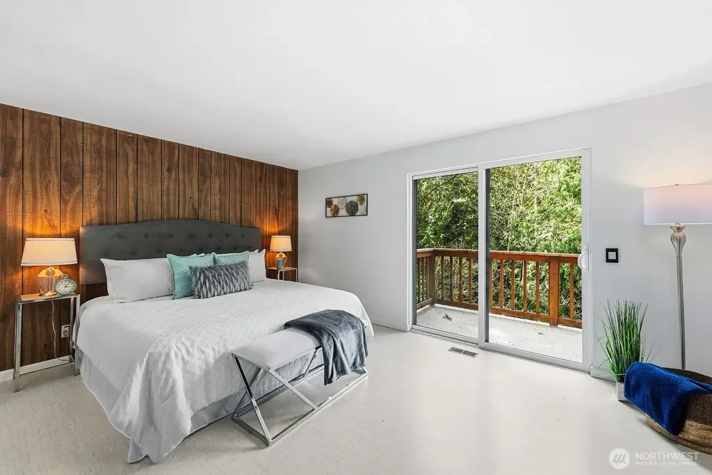 13133 66th Place NE Kirkland WA 98034