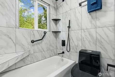 13133 66th Place NE Kirkland WA 98034