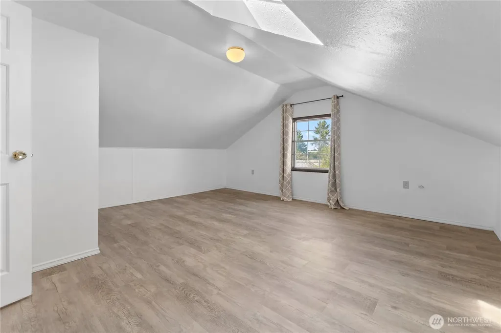 1676 Collins Road Buckley WA 98321