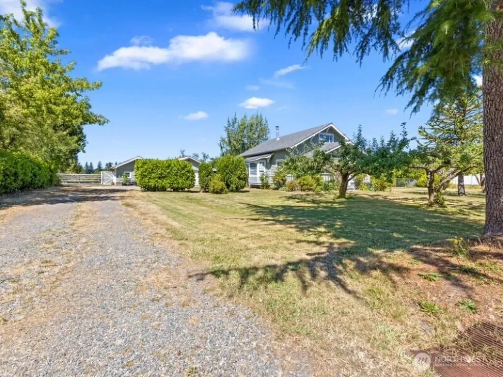 1676 Collins Road Buckley WA 98321