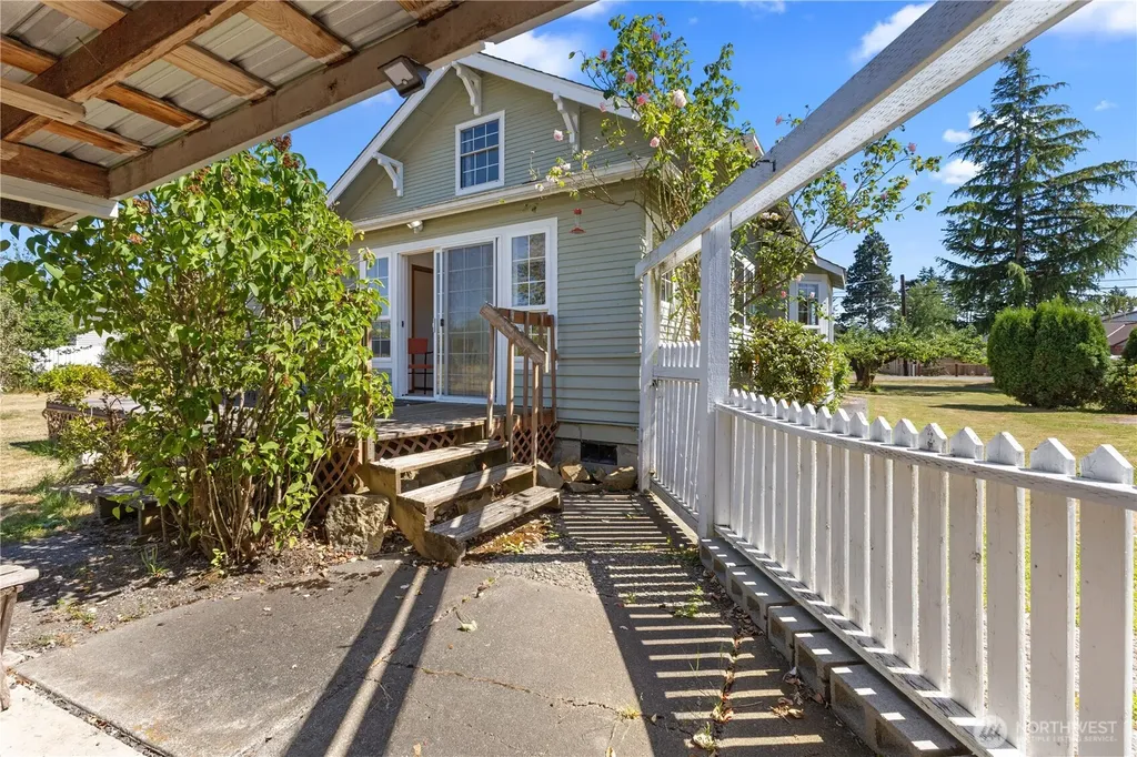 1676 Collins Road Buckley WA 98321