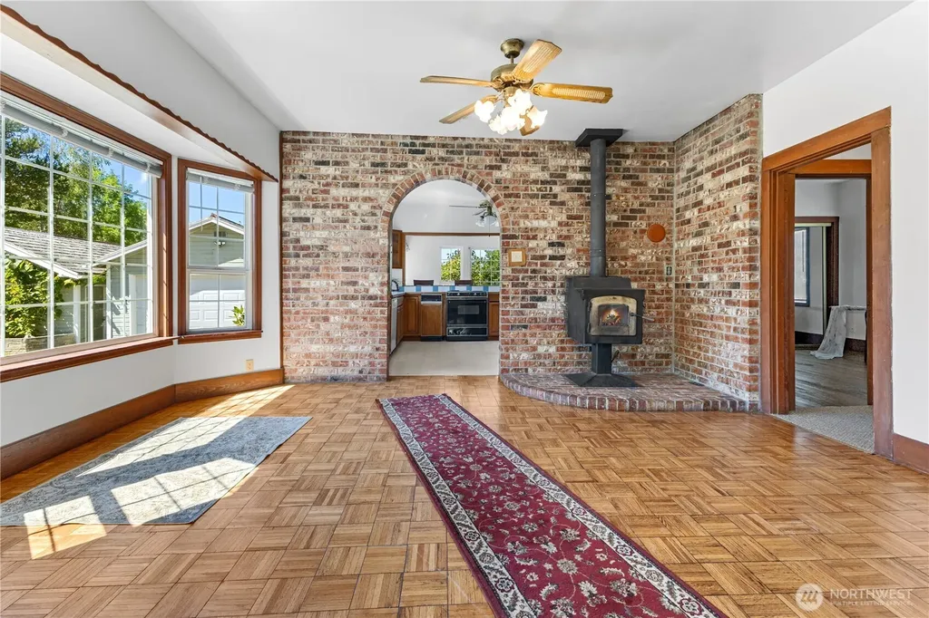 1676 Collins Road Buckley WA 98321