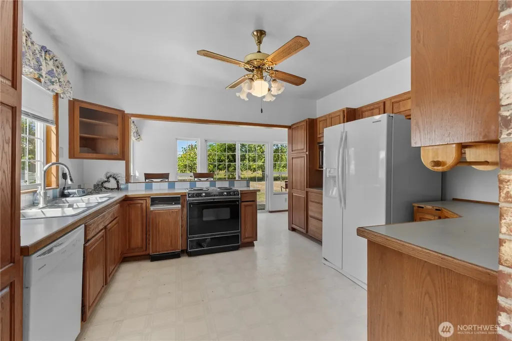 1676 Collins Road Buckley WA 98321