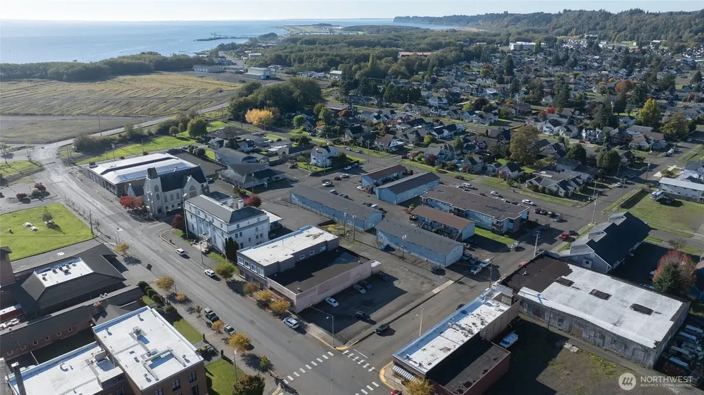 608 8th Street Hoquiam WA 98550