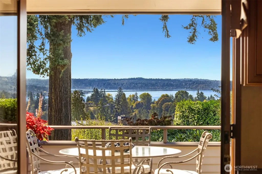 9501 NE 13th Street Clyde Hill WA 98004