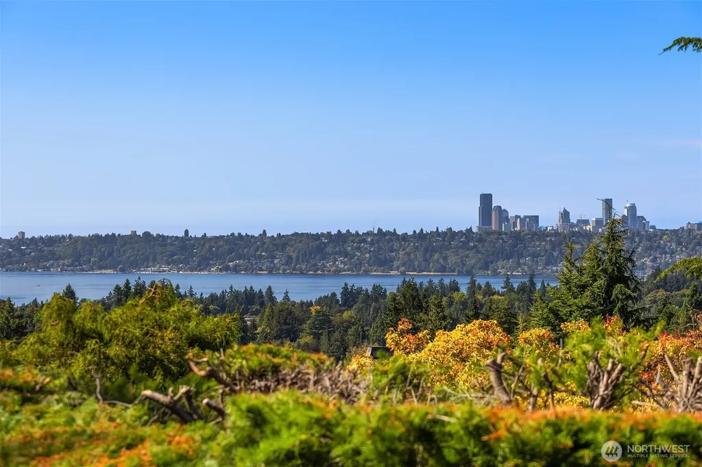 9501 NE 13th Street Clyde Hill WA 98004