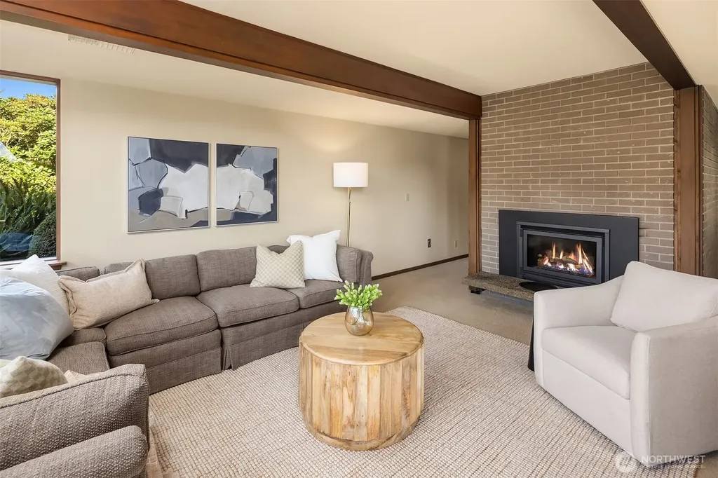 9501 NE 13th Street Clyde Hill WA 98004