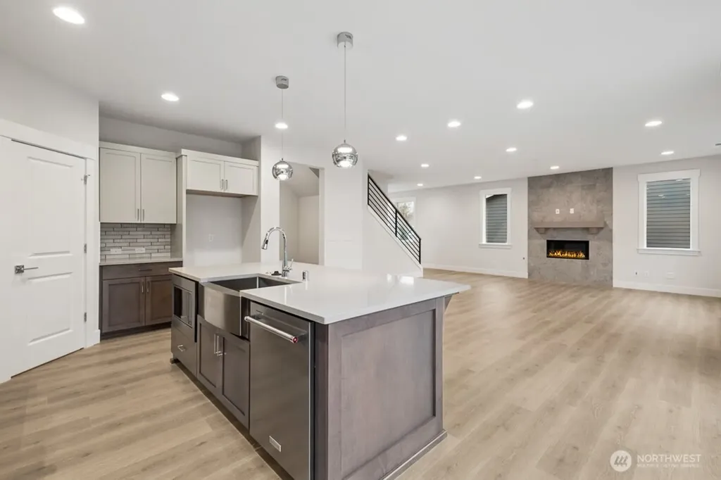 18011 SE 250th Place Covington WA 98042