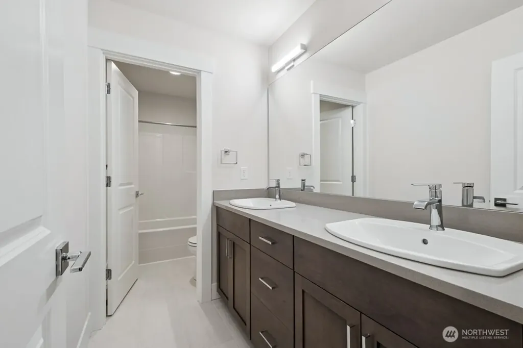 18011 SE 250th Place Covington WA 98042