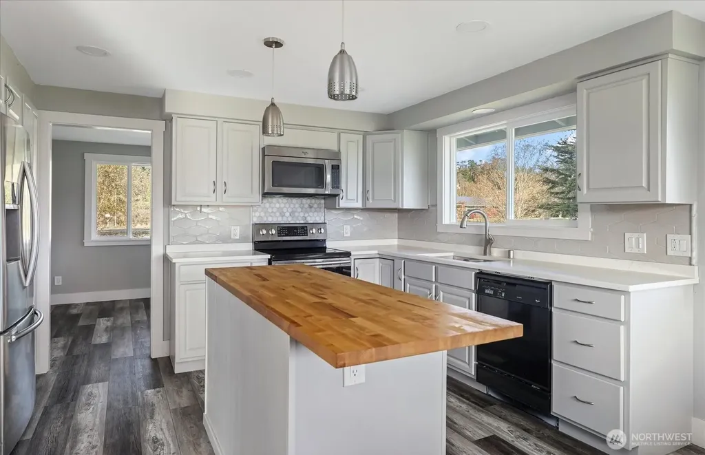 2312 Fairway Lane Oak Harbor WA 98277