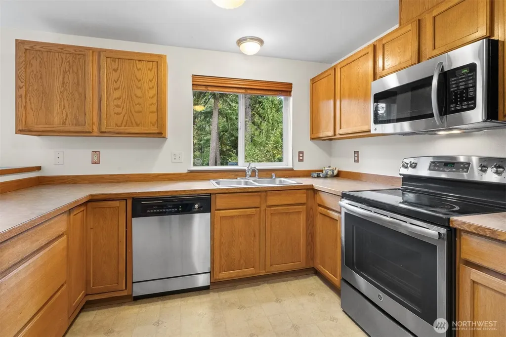 22318 Blue Lake Court SE Yelm WA 98597