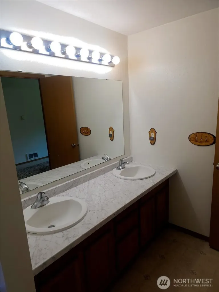 22318 Blue Lake Court SE Yelm WA 98597
