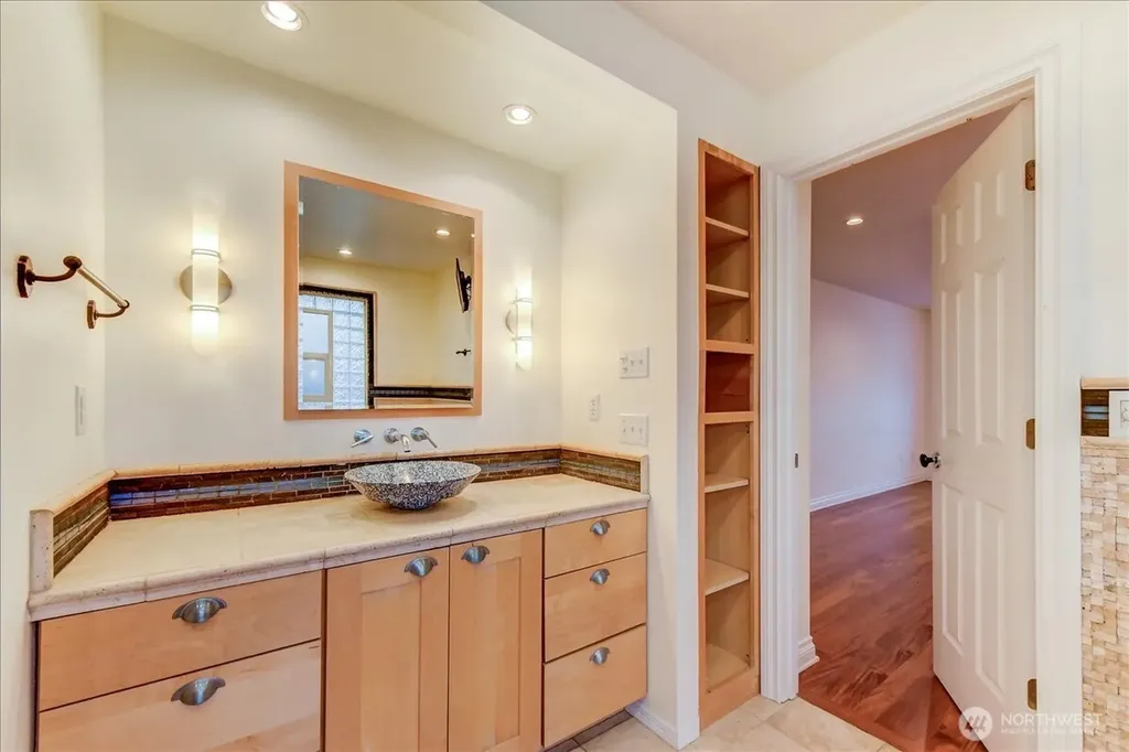 1313 Washington Street Sumner WA 98390