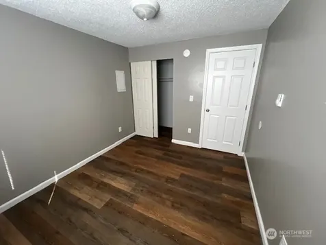 2716 S 258th Place Kent WA 98032