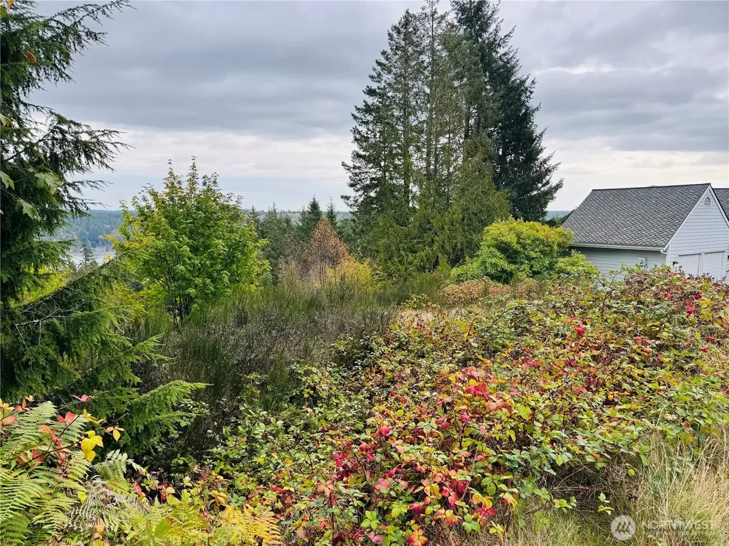 181 E Rainier Court Allyn WA 98524