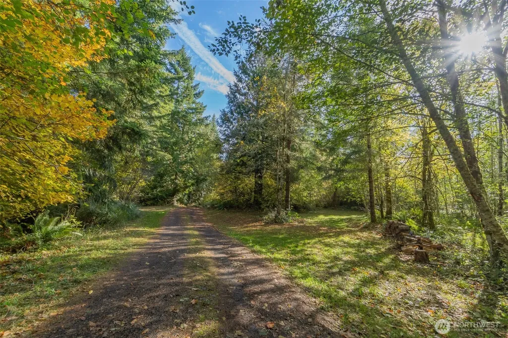 17328 Mulqueen Road SE Rainier WA 98576