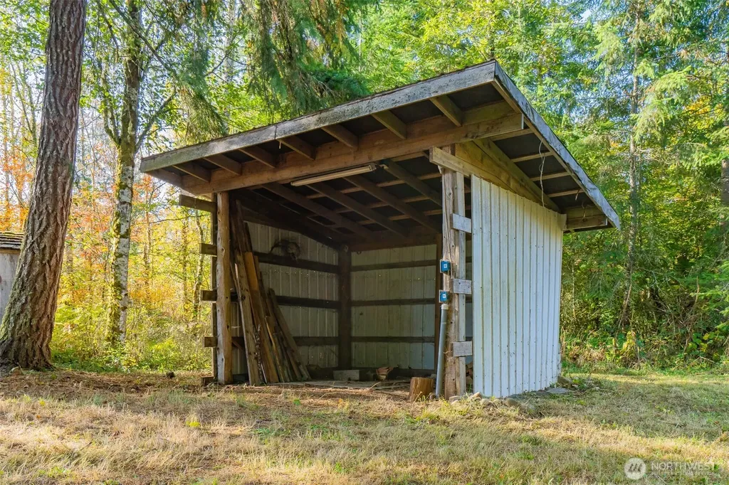 17328 Mulqueen Road SE Rainier WA 98576