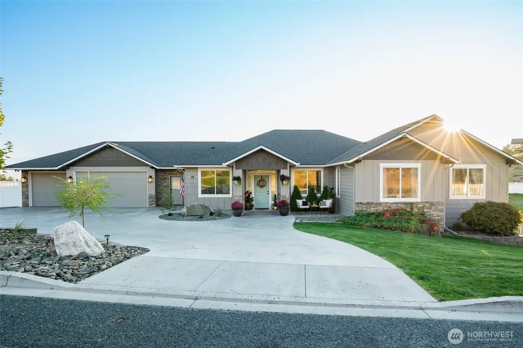 12 Elizabeth Court Wenatchee WA 98801