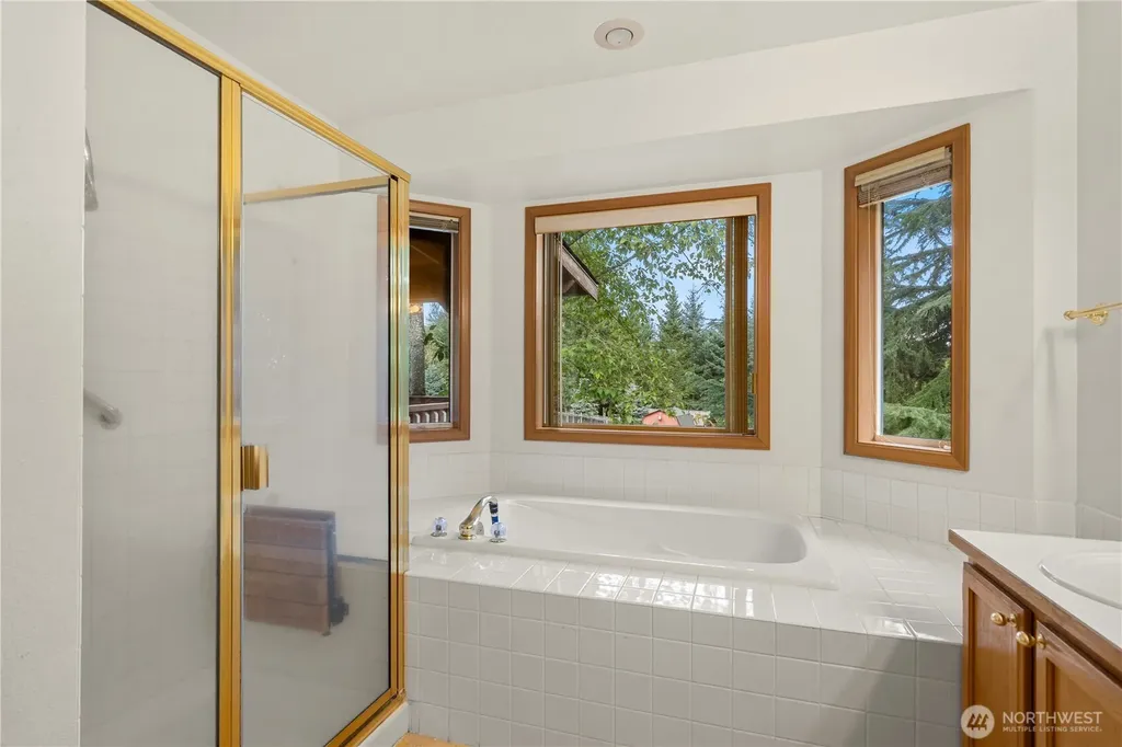 21103 16th Street E Lake Tapps WA 98391