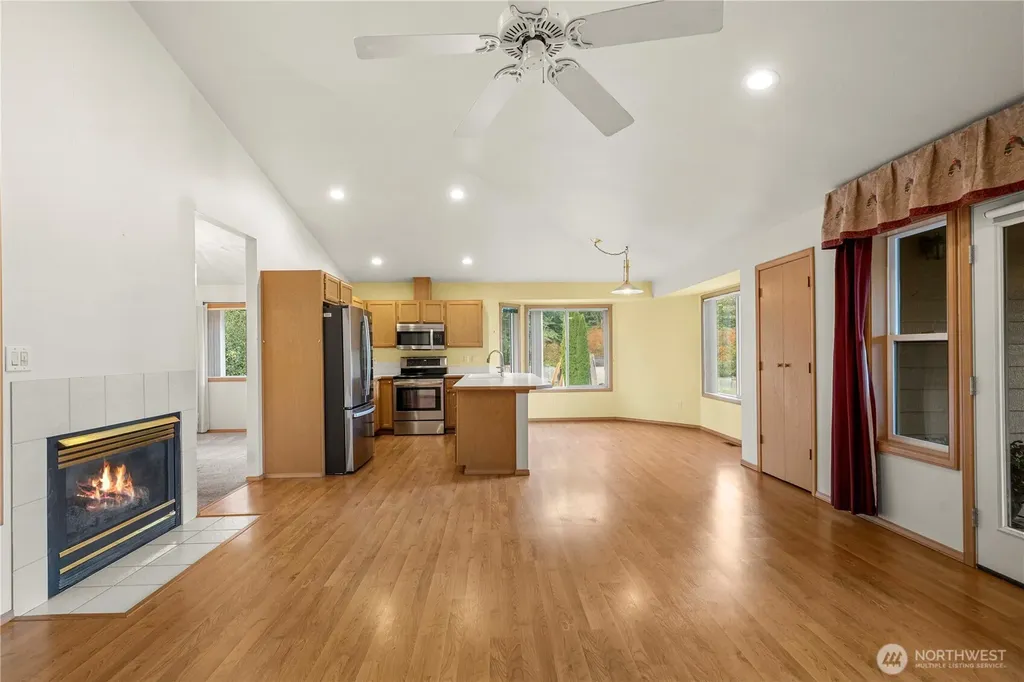 21103 16th Street E Lake Tapps WA 98391