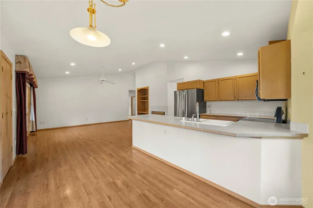 21103 16th Street E Lake Tapps WA 98391
