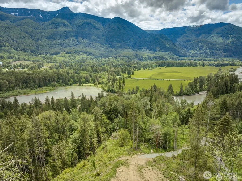 189 Carr Road White Pass WA 98937