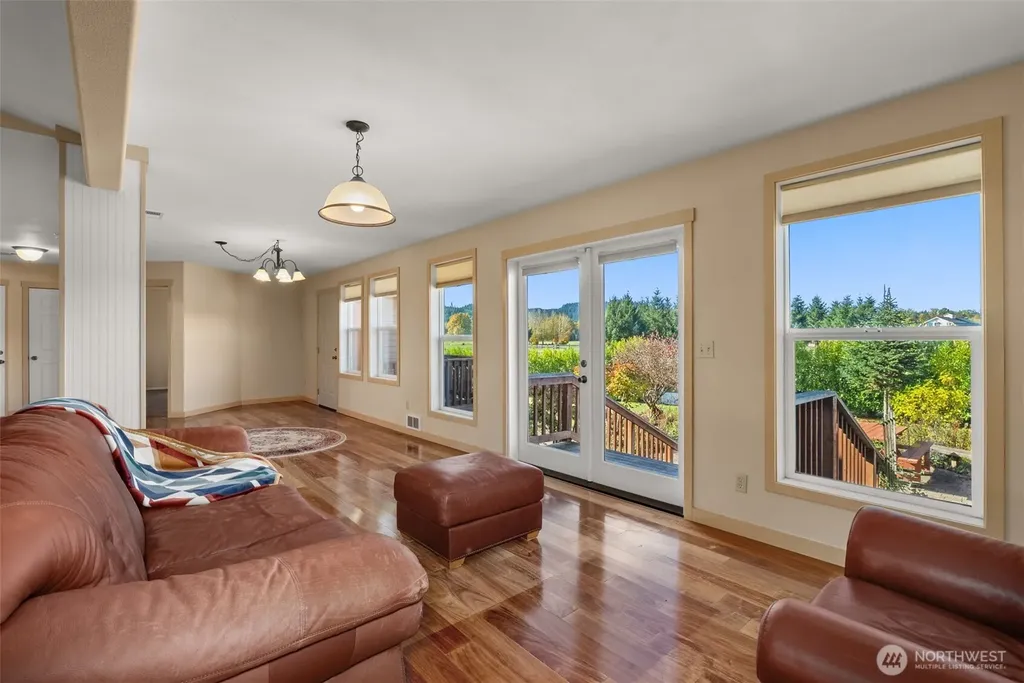 395 Ceres Hill Road Chehalis WA 98532
