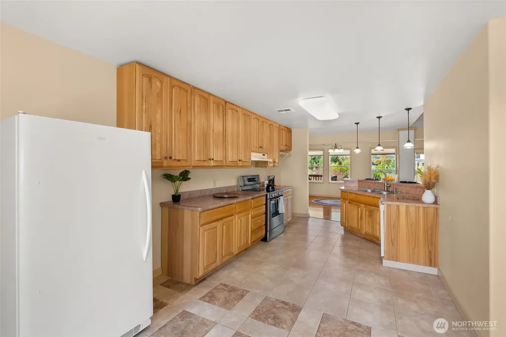 395 Ceres Hill Road Chehalis WA 98532
