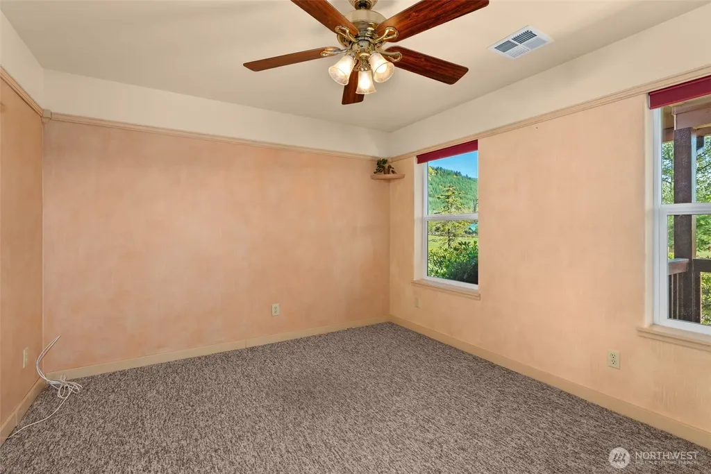 395 Ceres Hill Road Chehalis WA 98532