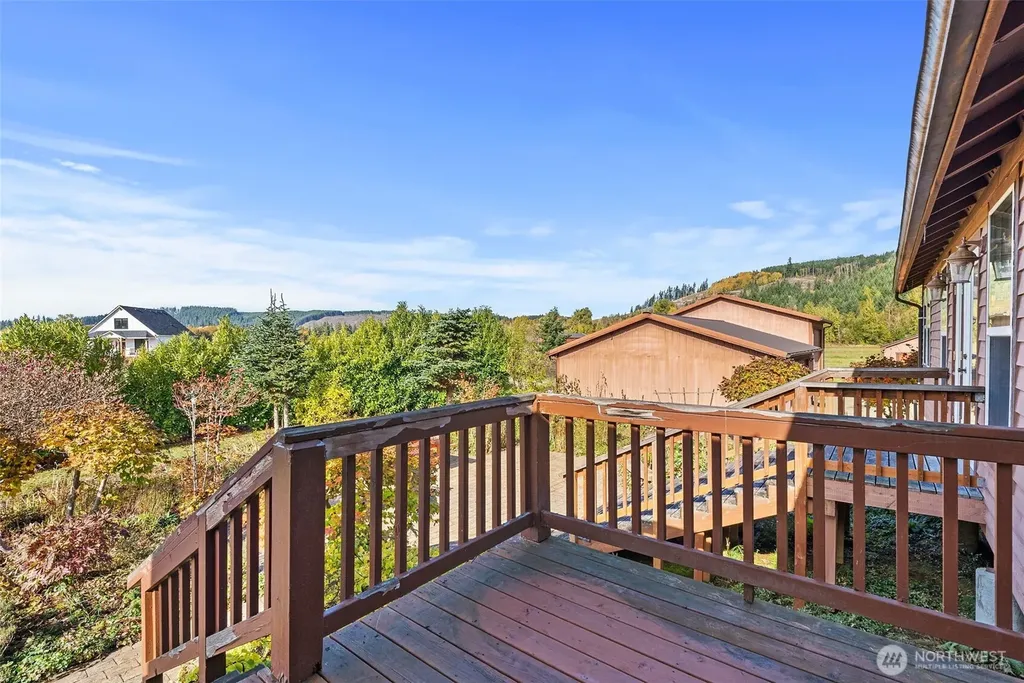 395 Ceres Hill Road Chehalis WA 98532