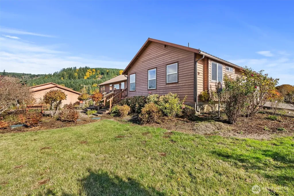 395 Ceres Hill Road Chehalis WA 98532