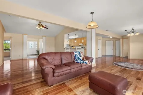 395 Ceres Hill Road Chehalis WA 98532