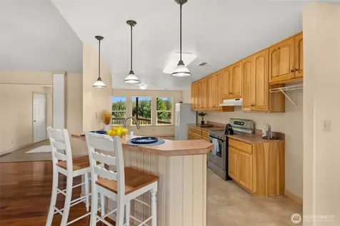 395 Ceres Hill Road Chehalis WA 98532
