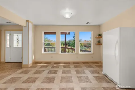 395 Ceres Hill Road Chehalis WA 98532