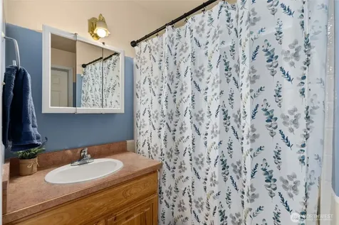 395 Ceres Hill Road Chehalis WA 98532